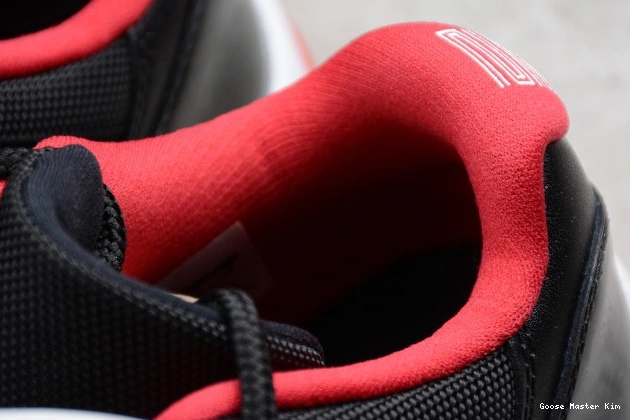 528895-012 Low Black  Red Retro 11 Air 